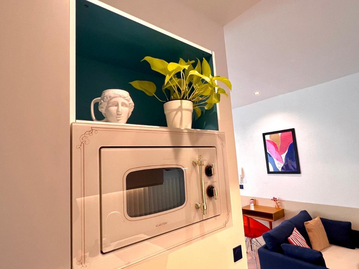 Roma Reva: Design Et Home Cinema نيم المظهر الخارجي الصورة